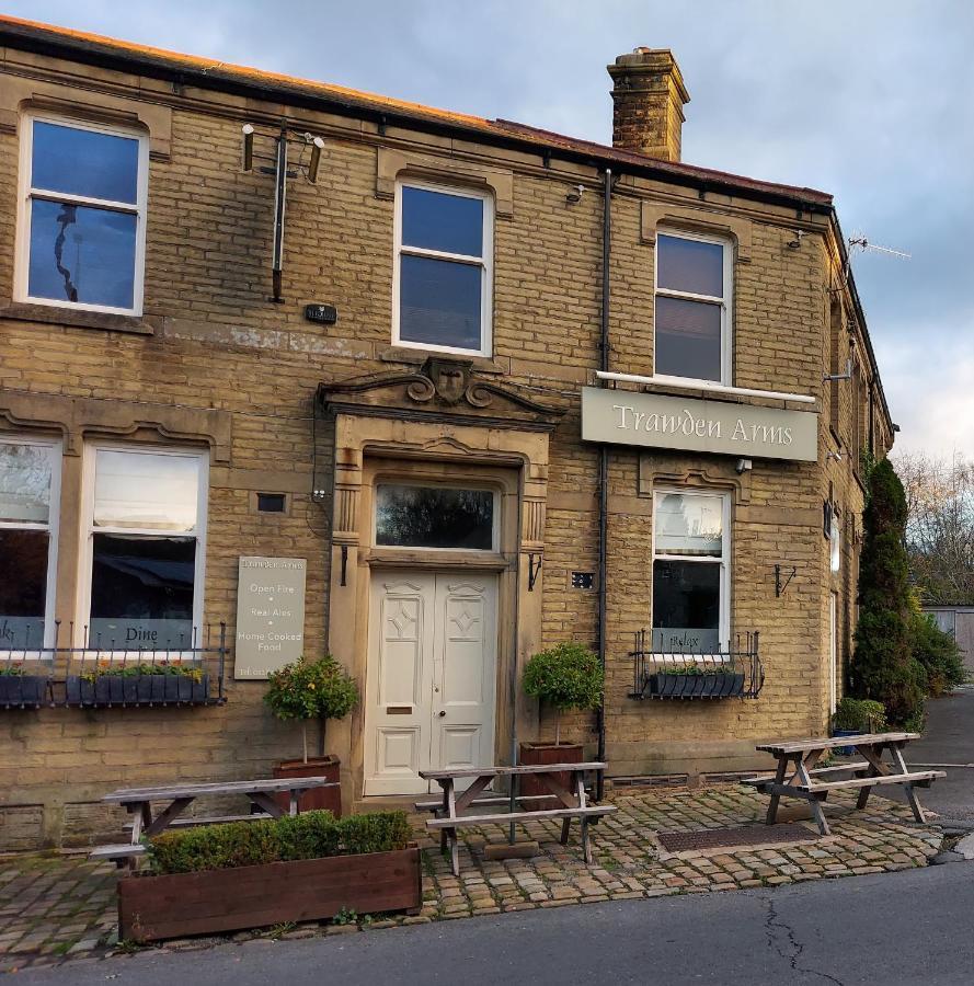 Trawden Arms Community Owned Pub Winewall Exterior foto