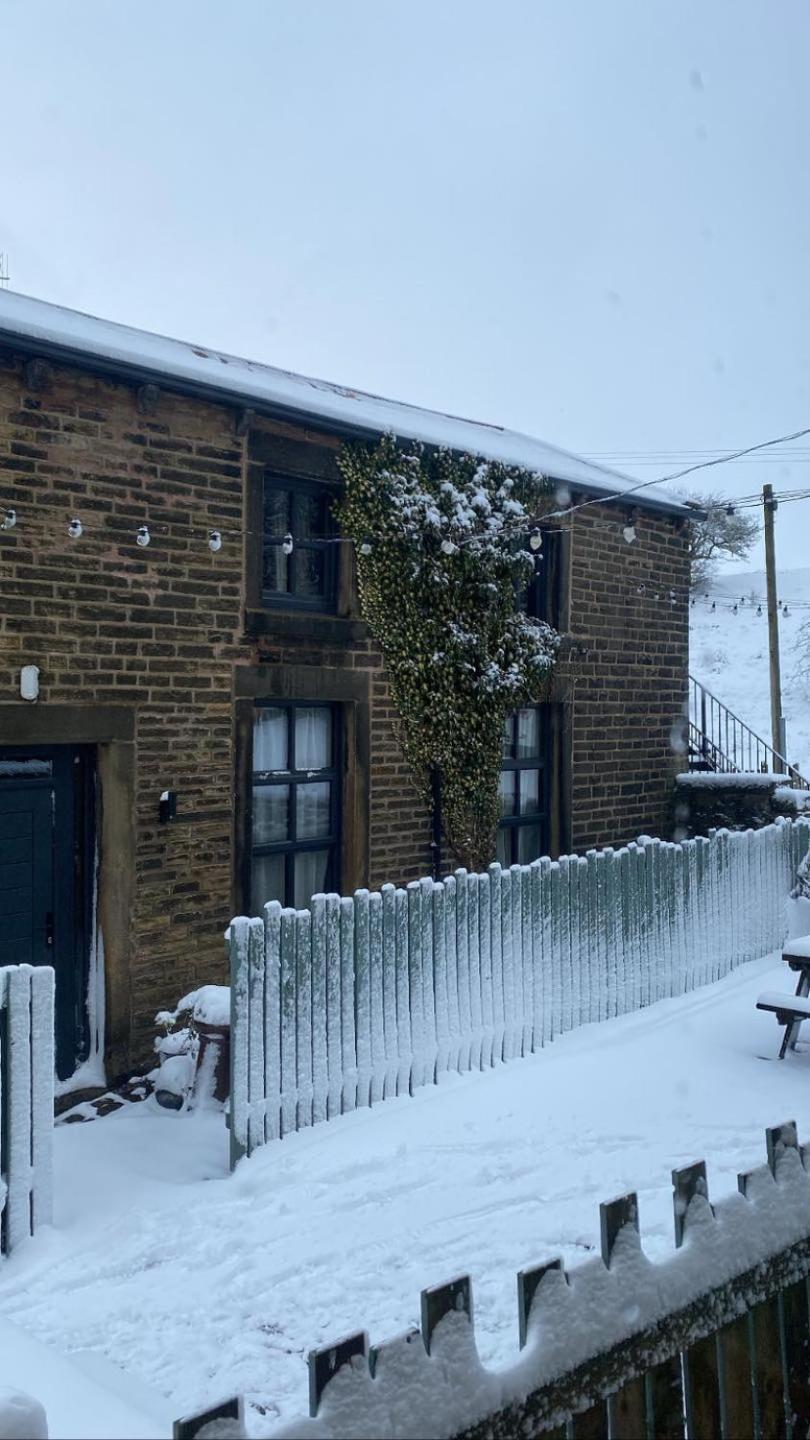 Trawden Arms Community Owned Pub Winewall Exterior foto